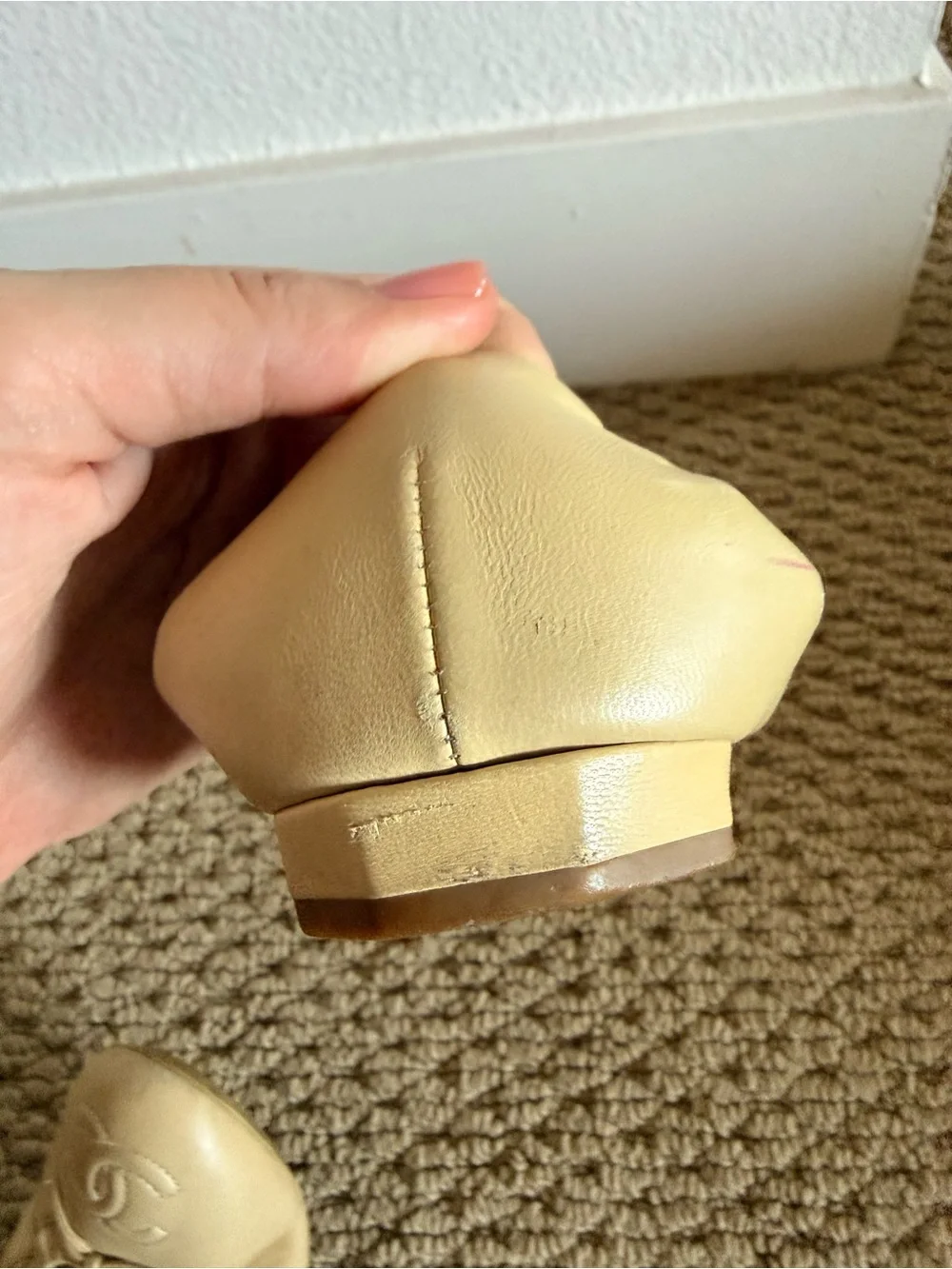 CHANEL Cream Leather CC Logo Ballet Flats